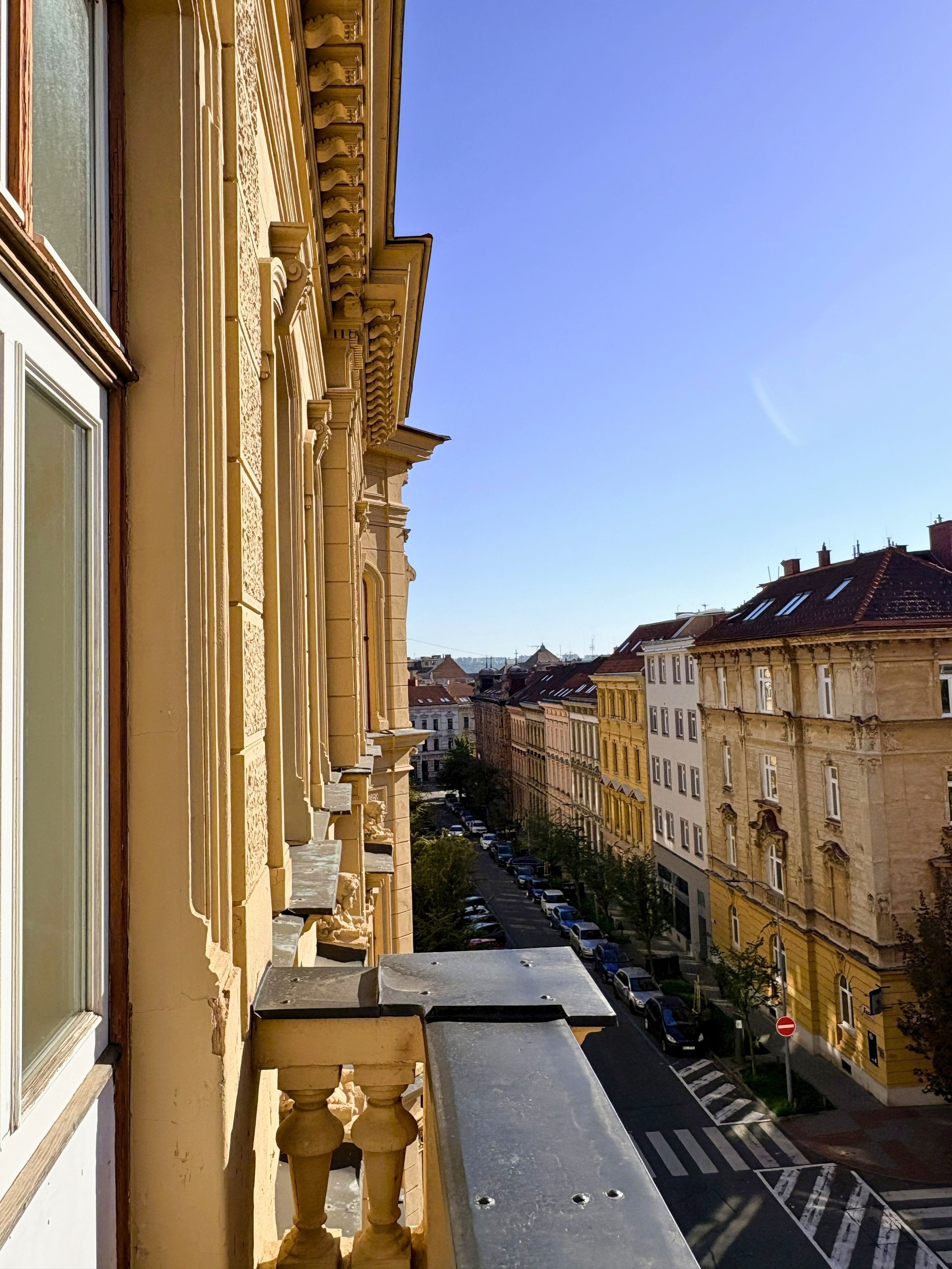 Lokalita a výhled některých pokojů v SUNNY ROOMS