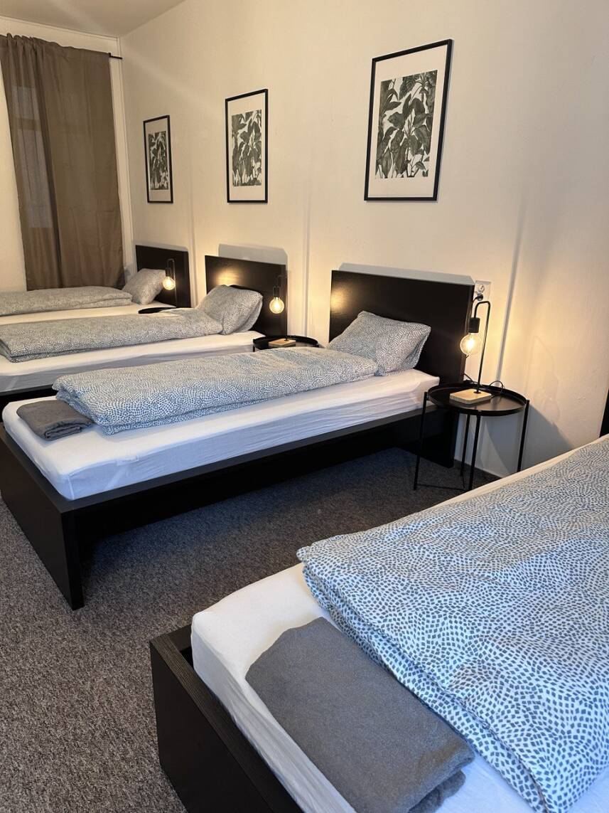 Four beds room with a terrace Photo 10