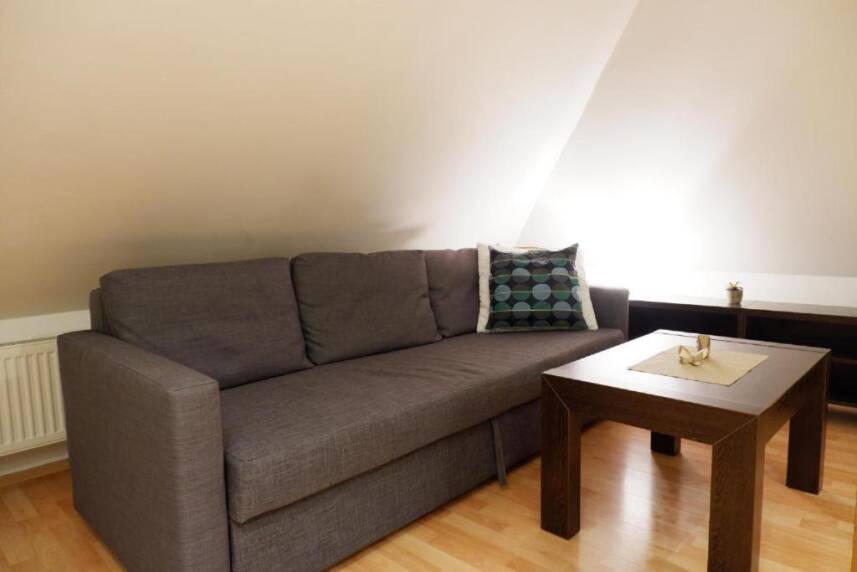 In the city centre with St.Peter's cathedral view and parking Photo 15