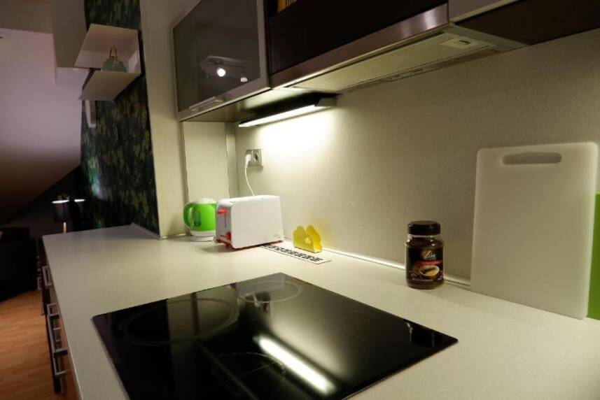 In the city centre with St.Peter's cathedral view and parking Photo 16