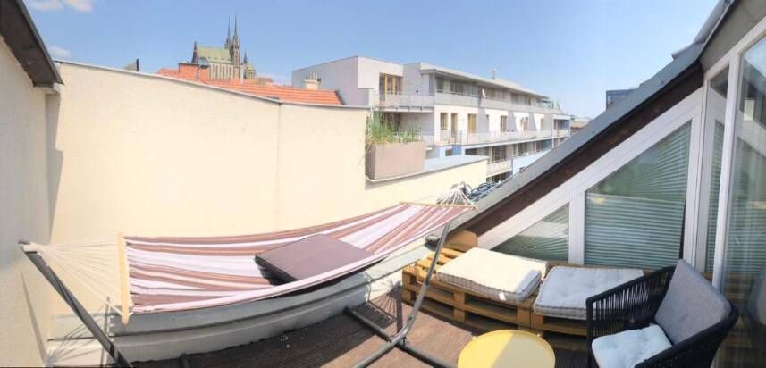 In the city centre with St.Peter's cathedral view and parking Photo 