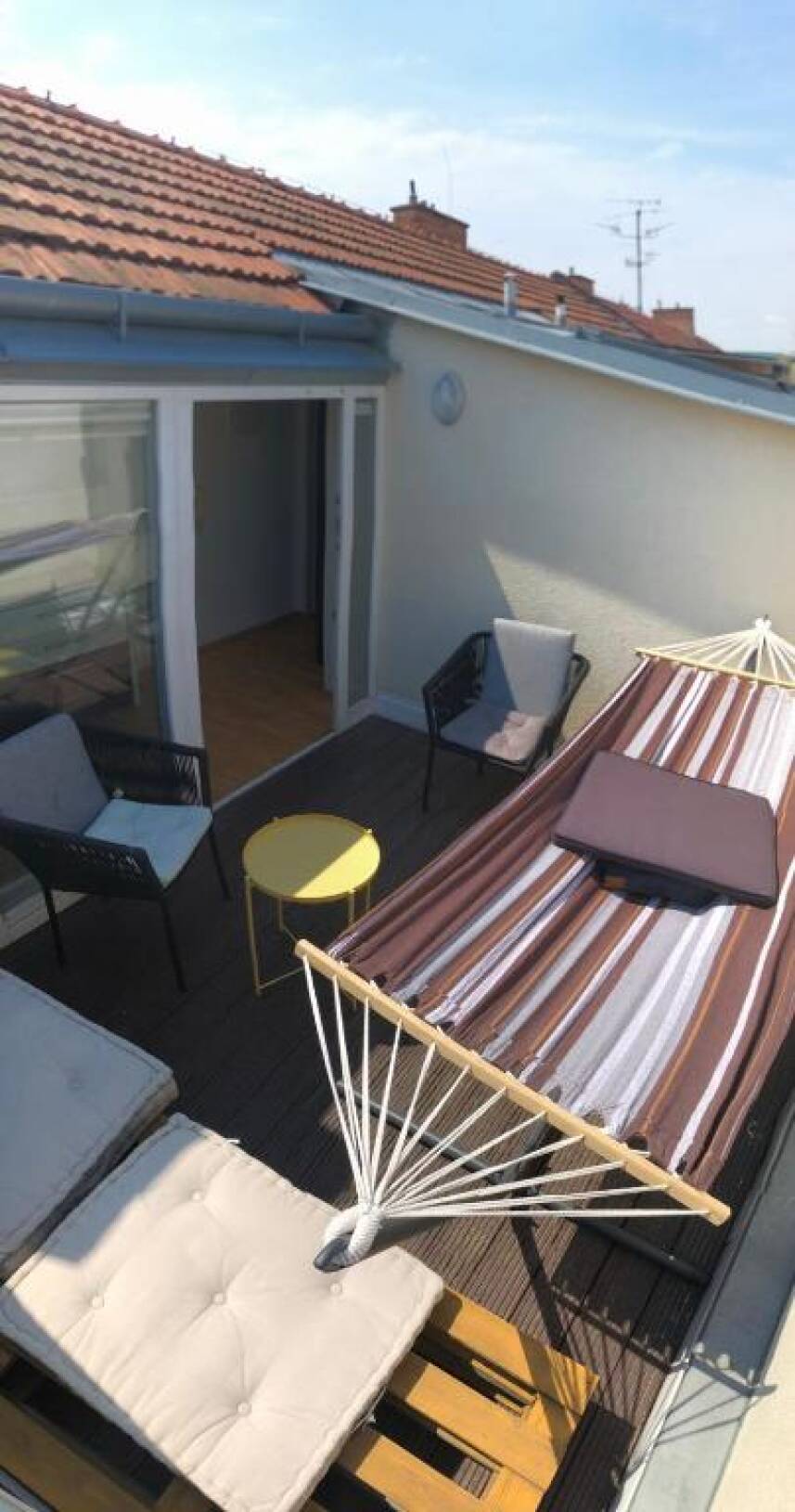 In the city centre with St.Peter's cathedral view and parking Photo 17