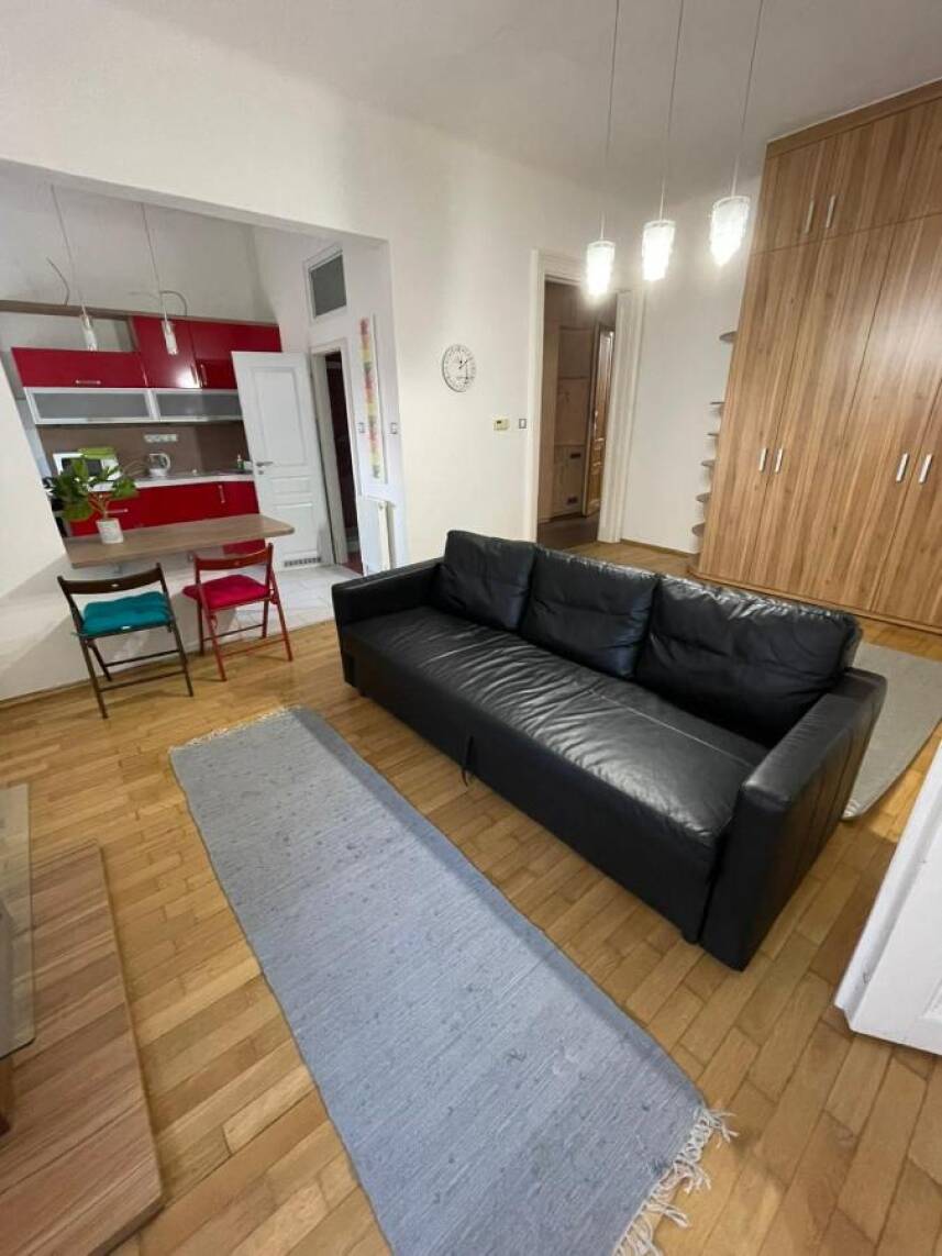 Apartment with parking 500m from city centre Photo 9
