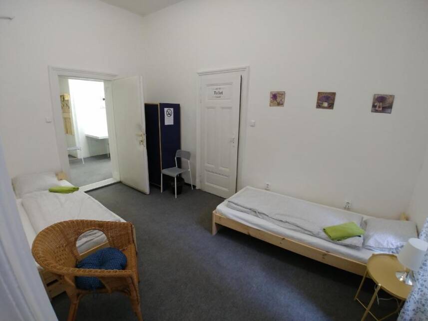 Two-room unit with private bathroom and kitchenette Photo 