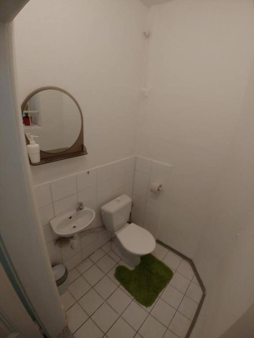 Two-room unit with private bathroom and kitchenette Photo 3