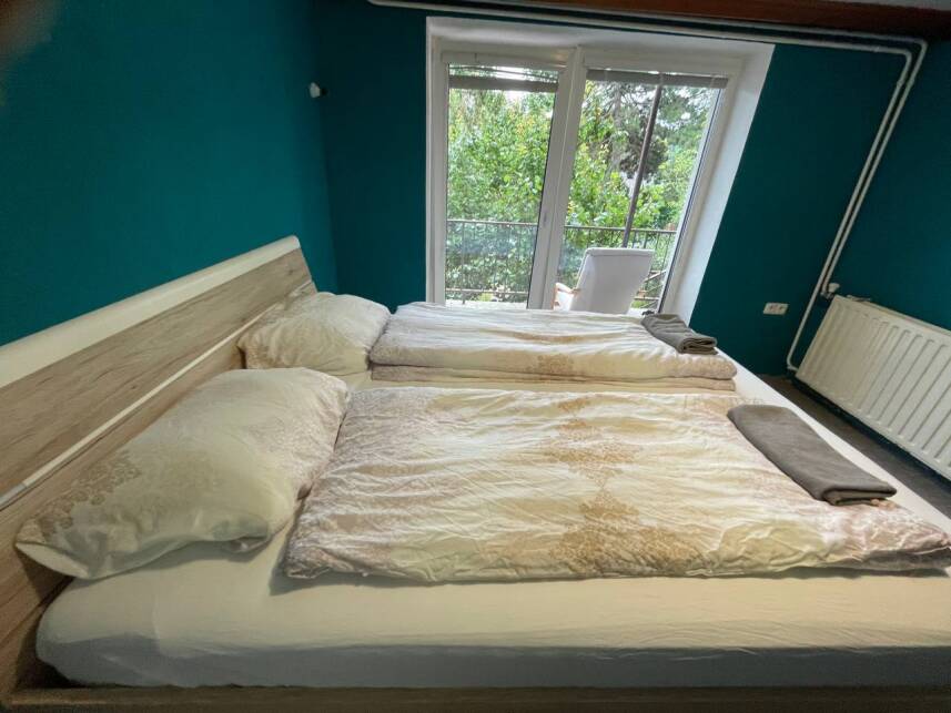 Dvoulůžkový pokoj s terasou – Klid a zeleň kousek od centra Photo 3