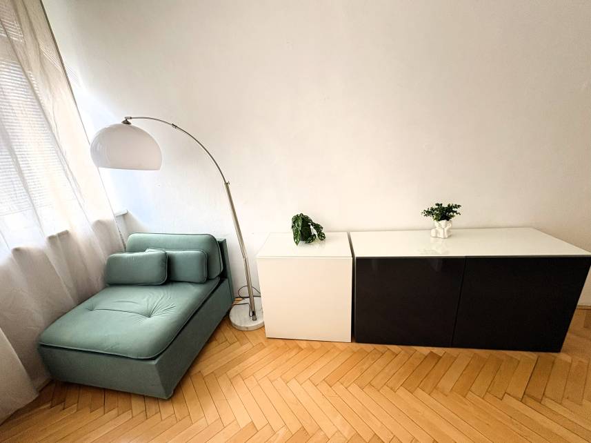 Twin Room Photo 9