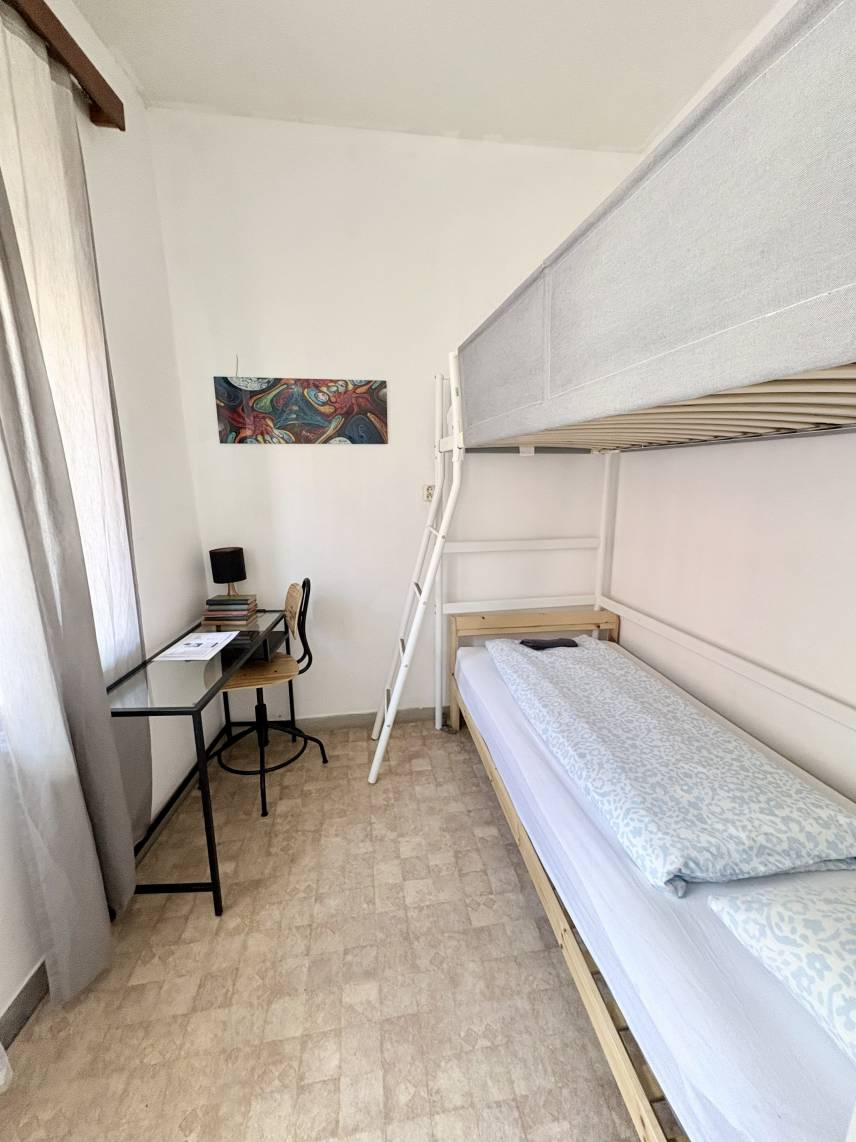 Twin Room with Balcony Photo 1