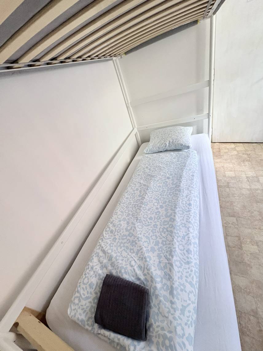 Twin Room with Balcony Photo 2