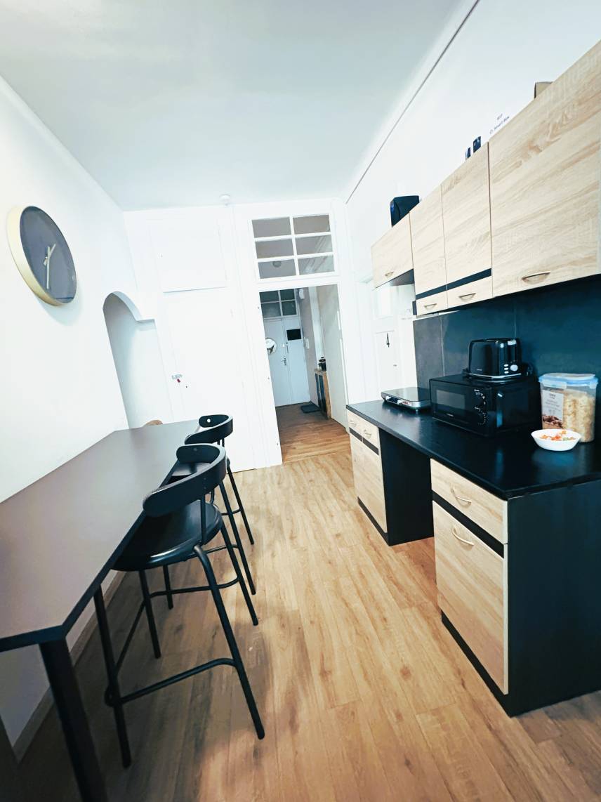 1 - Třílůžkový pokoj Economy se sdílenou koupelnou Photo 6