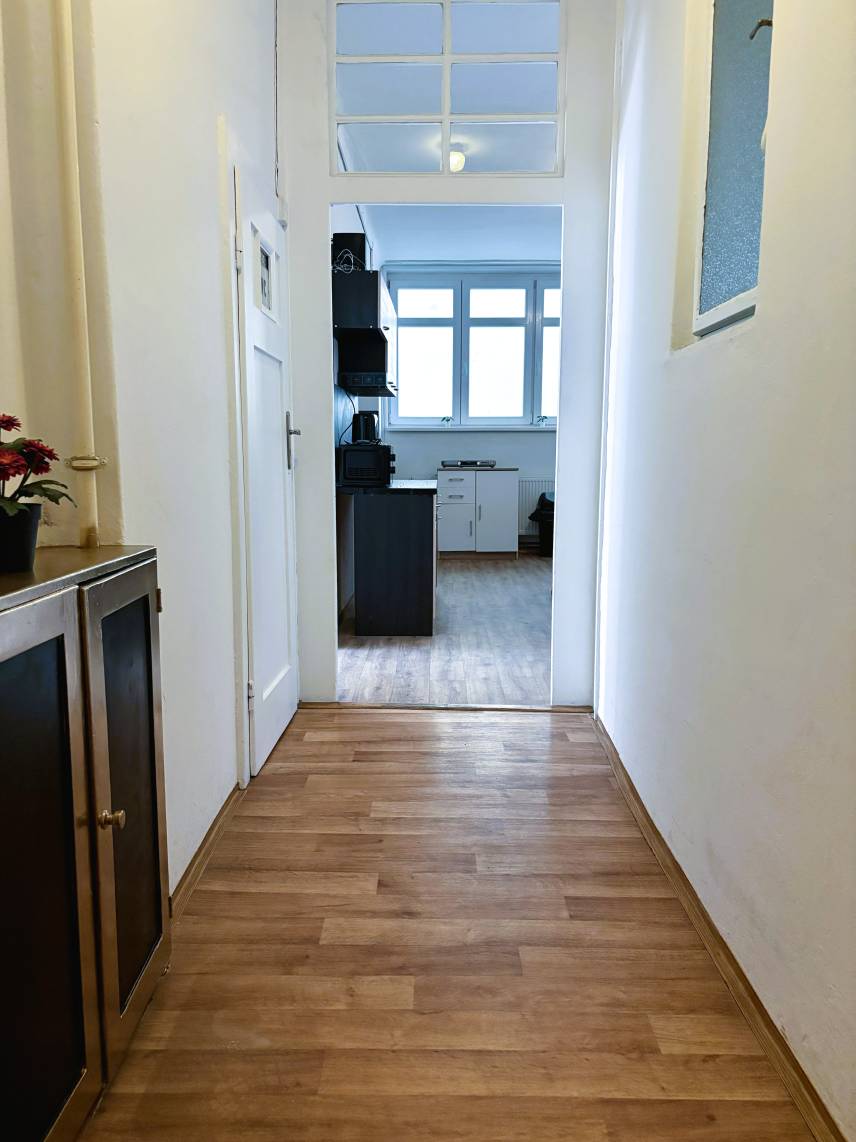 1 - Třílůžkový pokoj Economy se sdílenou koupelnou Photo 7