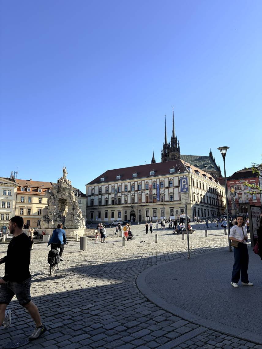 V centru města s výhledem na Petra a parkování Photo 19
